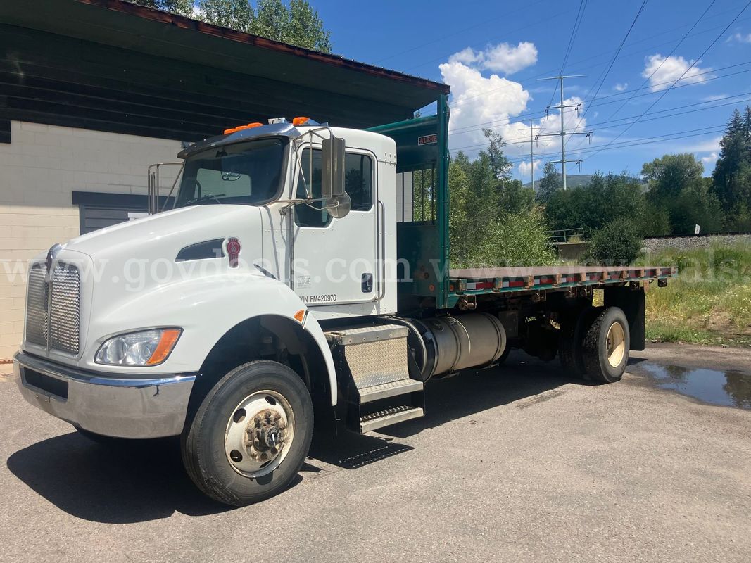 2015 Kenworth T370 4x4 S/A Flatbed