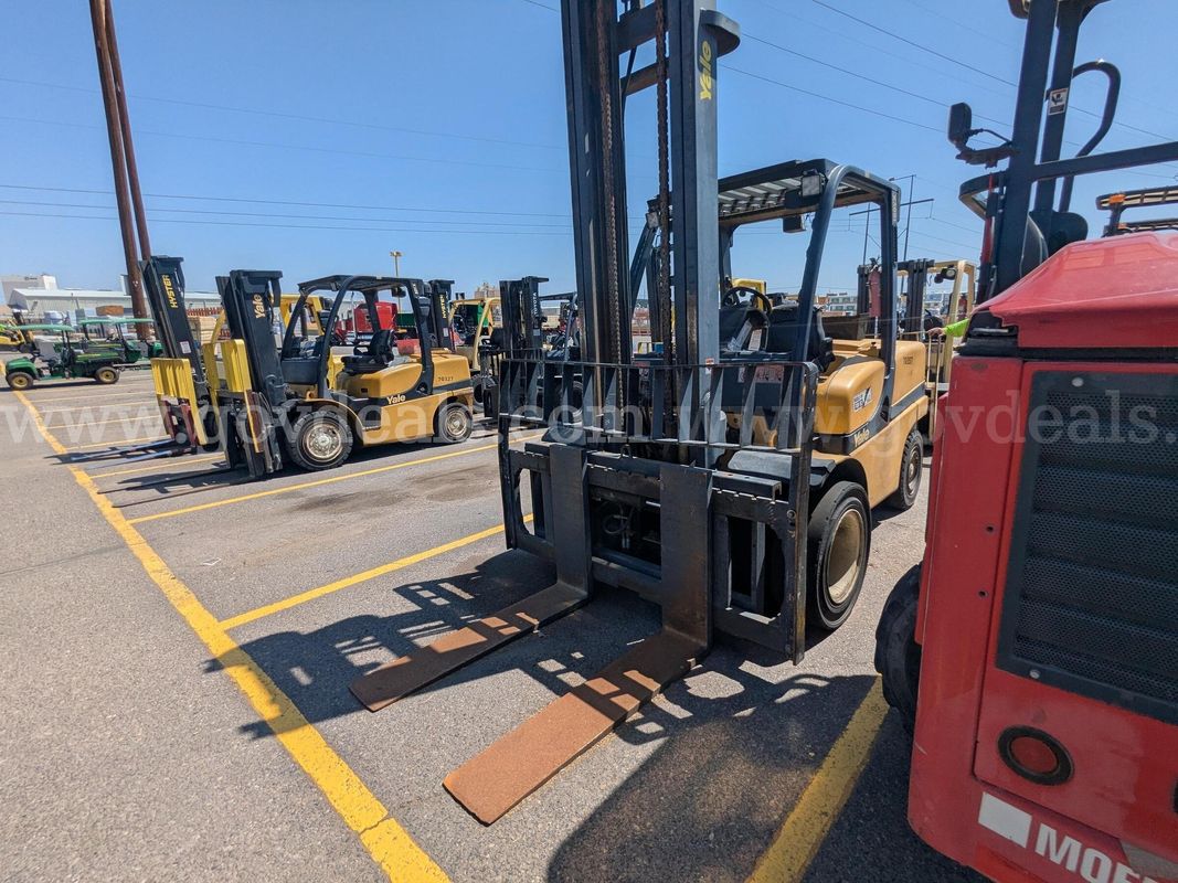 2010 Yale GDP100 Pneumatic Tire Forklift