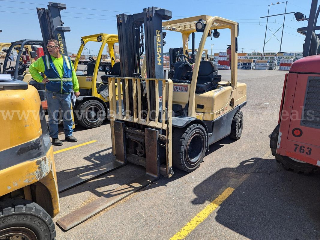 2013 Hyster H70FT Pneumatic Tire Forklift