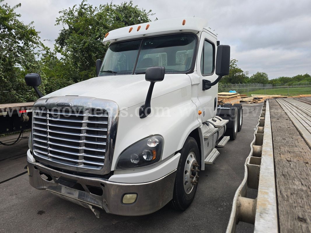 2018 Freightliner Cascadia T/A Truck Tractor