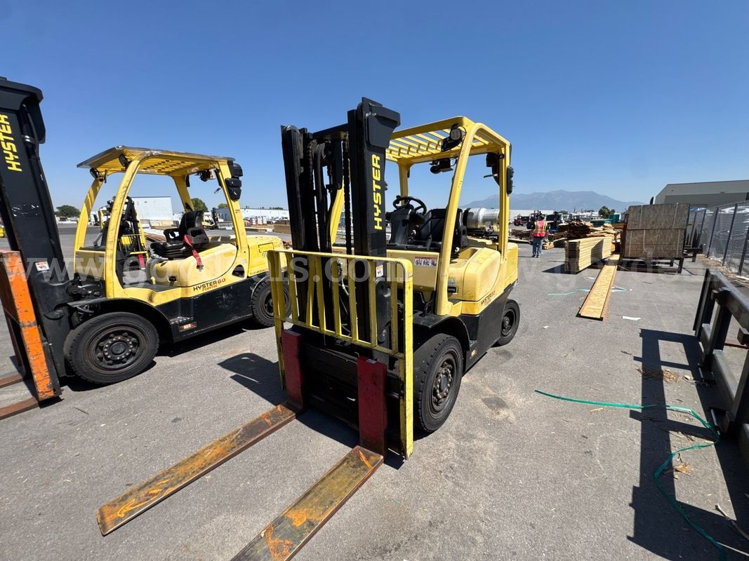2019 Hyster H80FT Pneumatic Tire Forklift