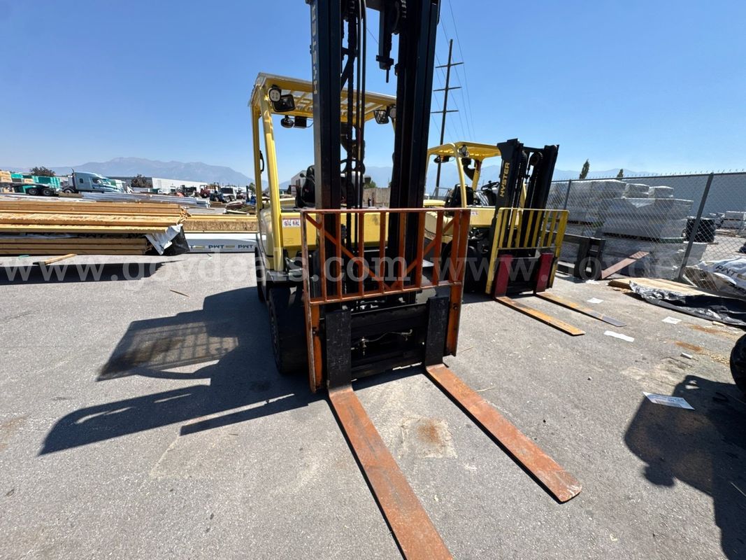 2019 Hyster H80FT Pneumatic Tire Forklift
