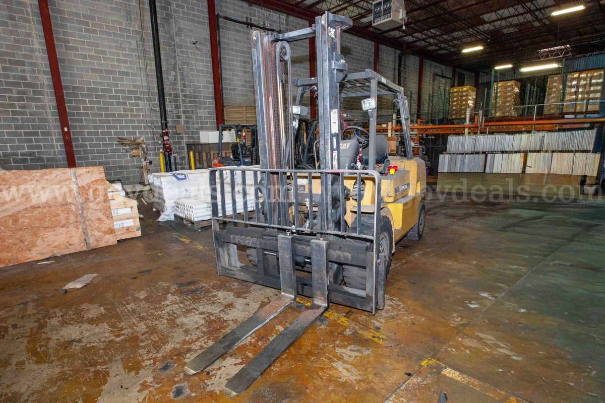 2006 Caterpillar DP40KL1 Pneumatic Tire Forklift-Inoperable