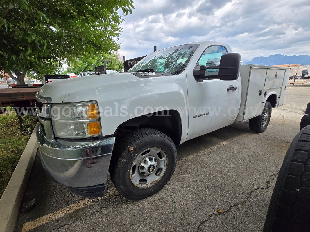 2013 Chevrolet Silverado 2500 HD 4x4 Utility Truck-Inoperable