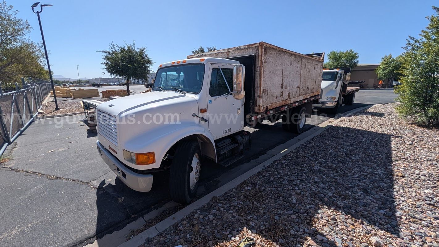 1991 International 4700 S/A Dump Truck