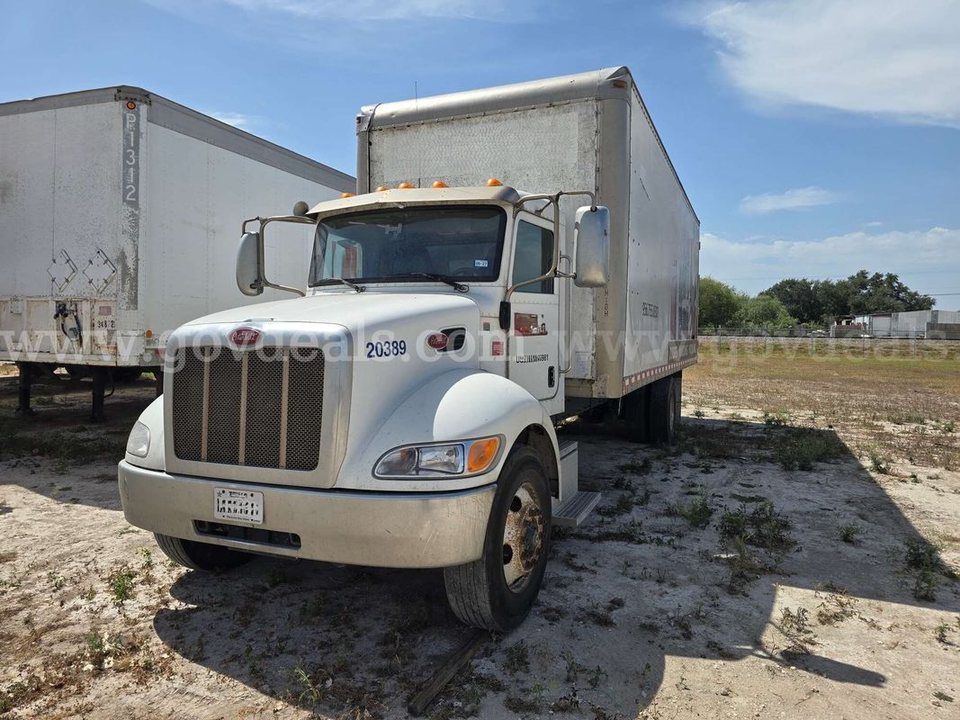 2014 Peterbilt 337 S/A Box Truck