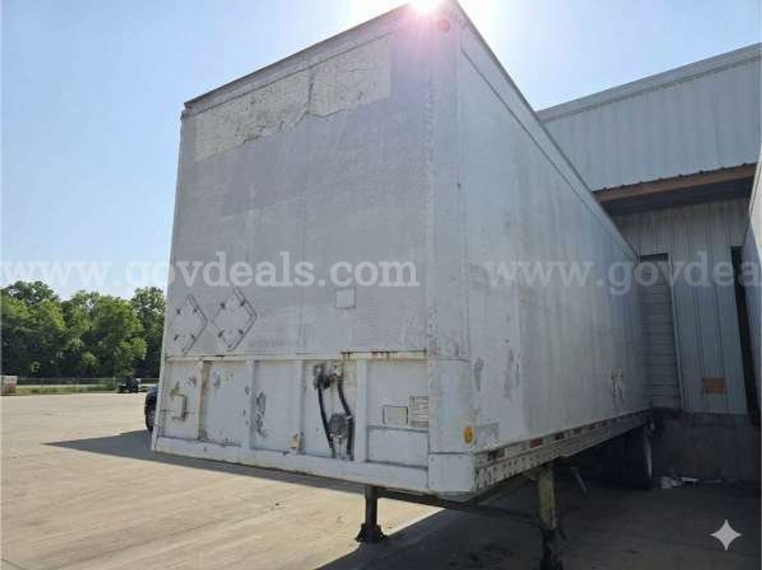 1988 Monon MA3-15-SA-28W S\A Van Trailer