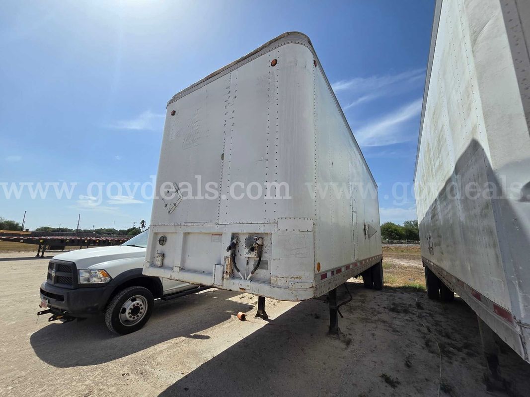 1984 Fruehauf FPB9FL128W7.5 S/A Van Trailer