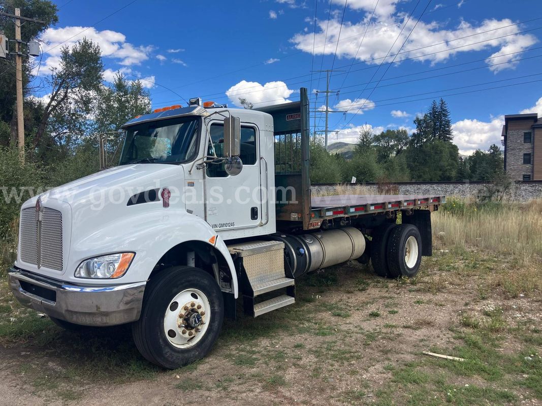 2016 Kenworth T270 4x4 Flatbed Truck -Inoperable