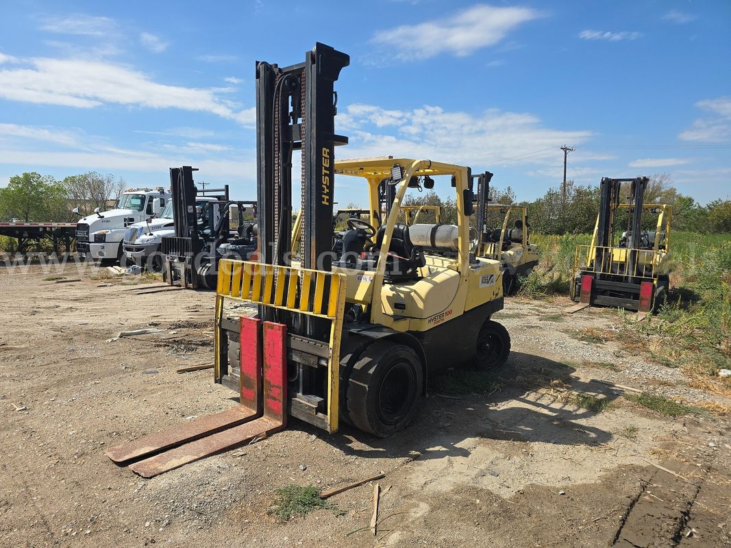 2017 Hyster H100FT Pneumatic Tire Forklift -Inoperable