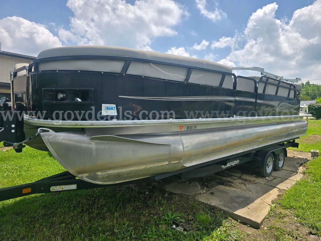 2009 Bentley Elite 250 Pontoon Boat