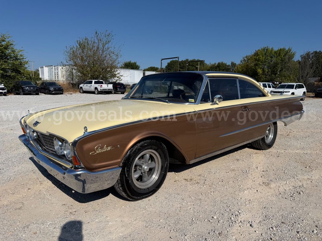 1960 FORD STARLINER — ESTATE SETTLEMENT**
