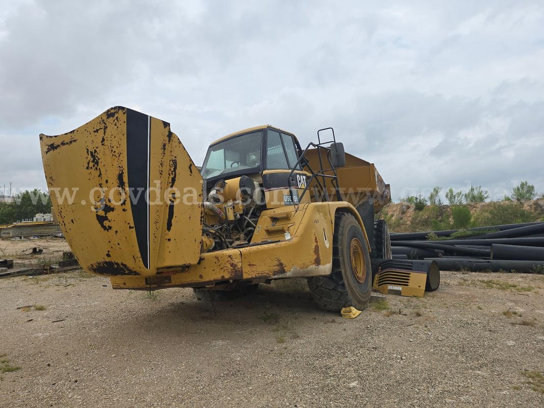 2003 Caterpillar 740 Articulated Rear Dumps -Inoperable