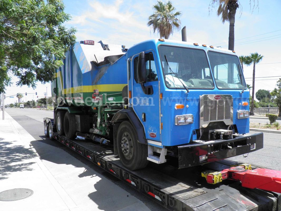 2015 Peterbilt 320 -