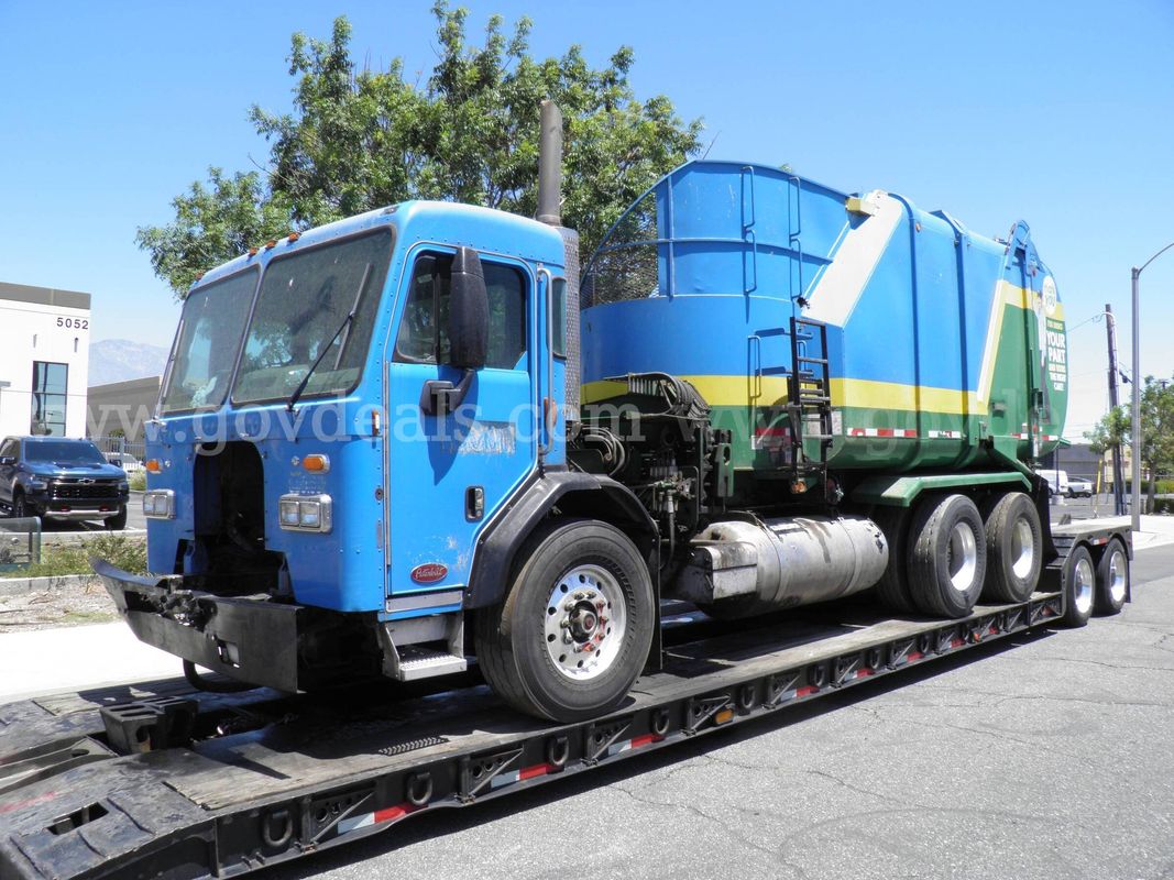 2016 Peterbilt 320 -