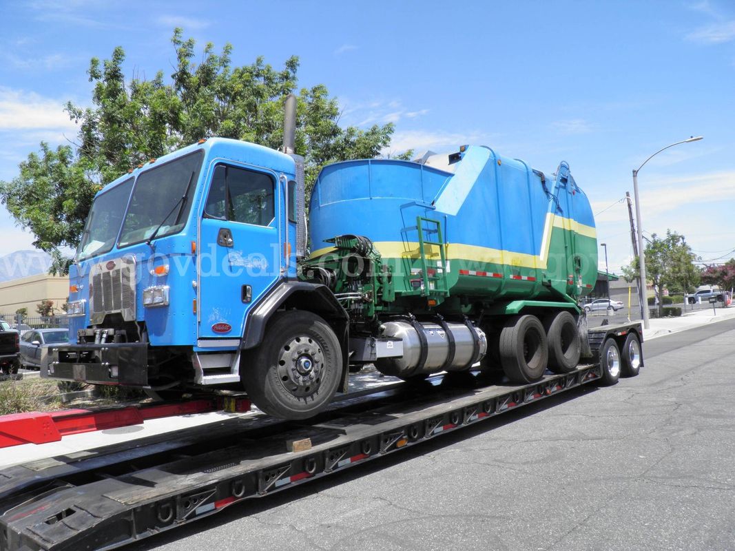 2015 Peterbilt 320 -