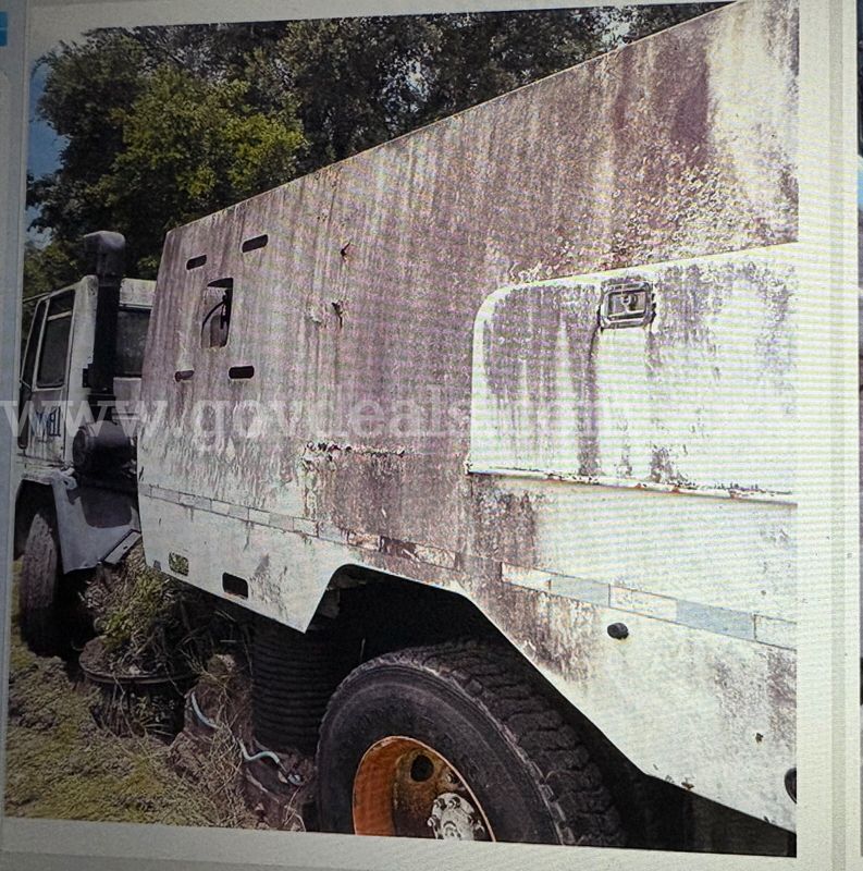 1997 Ford CF8000 Street Sweeper