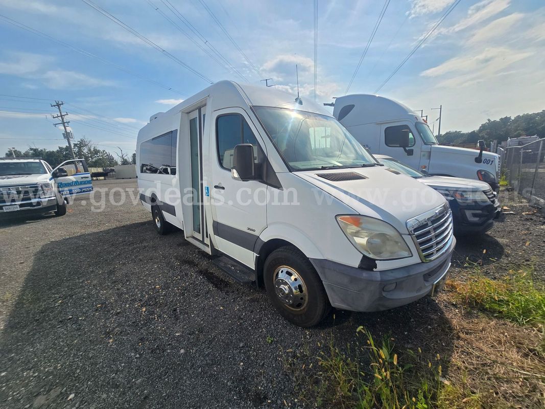 2009 Dodge Sprinter Van (very low miles)