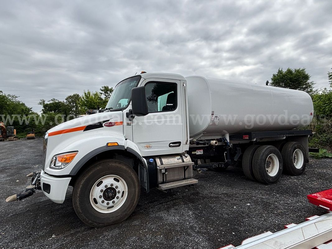 2025 Peterbilt 548 Water Truck – 4,000 Gallon Tank