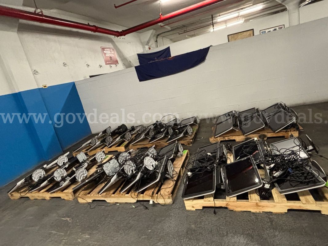 6 Pallets of Dell LCD Computer Monitors (Approx. 36 Units) (PICK-UP ONLY)