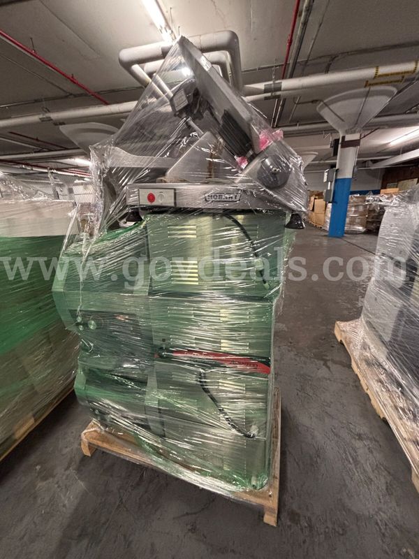 1 Pallet of Commercial Food Service Equipment Including Hobart HS6 Meat Slicer & Avantco Food Warmers (5 Units) (PICK-U