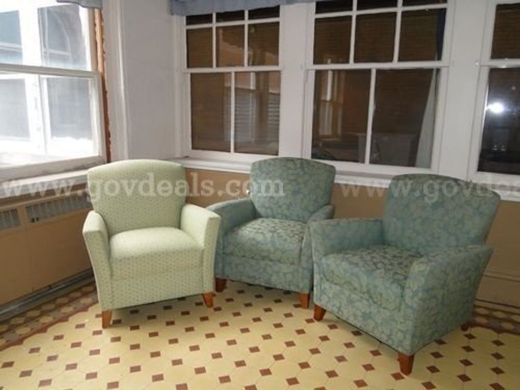 Living Room Furniture Lot Including Chairs & End/Coffee Tables (8 Pieces Total) (PICK-UP ONLY)