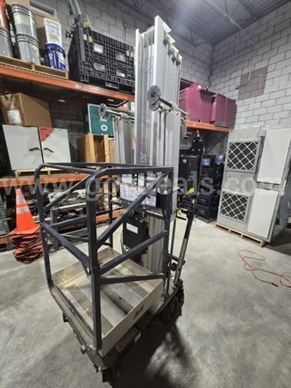 1998 JLG Industries 36AM Vertical Telescoping Lift