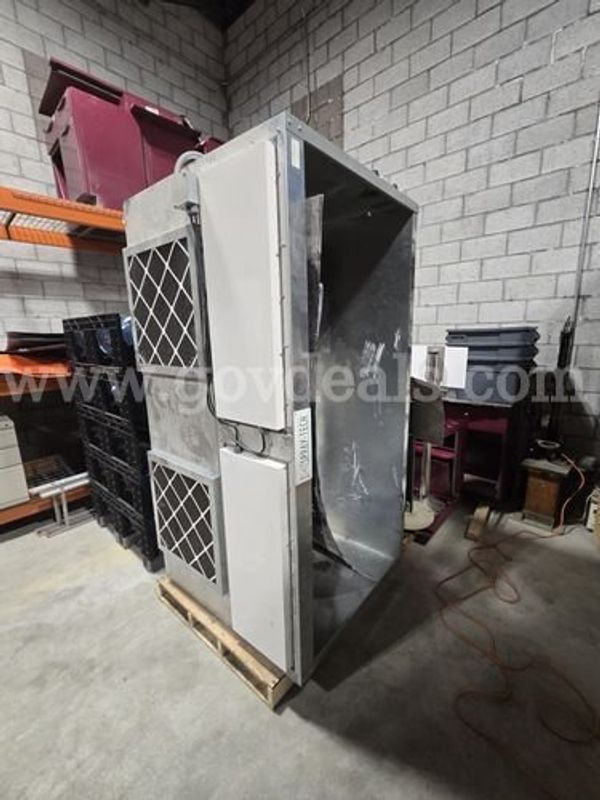 2006 Spray-Tech Fume & Paint Booth