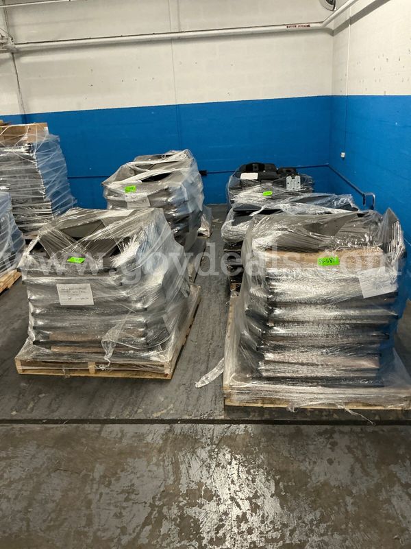 6 pallets of mixed model monitors approximately 268 units (PICKUP ONLY)