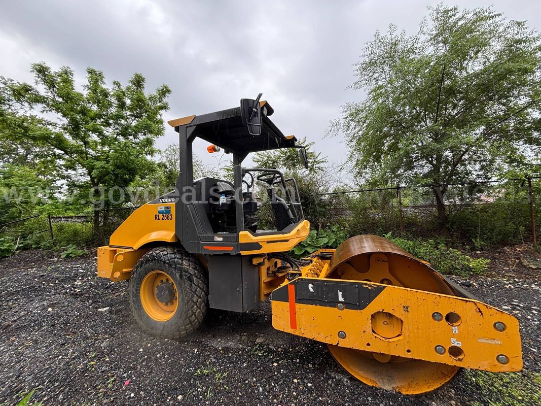 2023 Volvo SD75B Smooth Drum Vibratory Roller