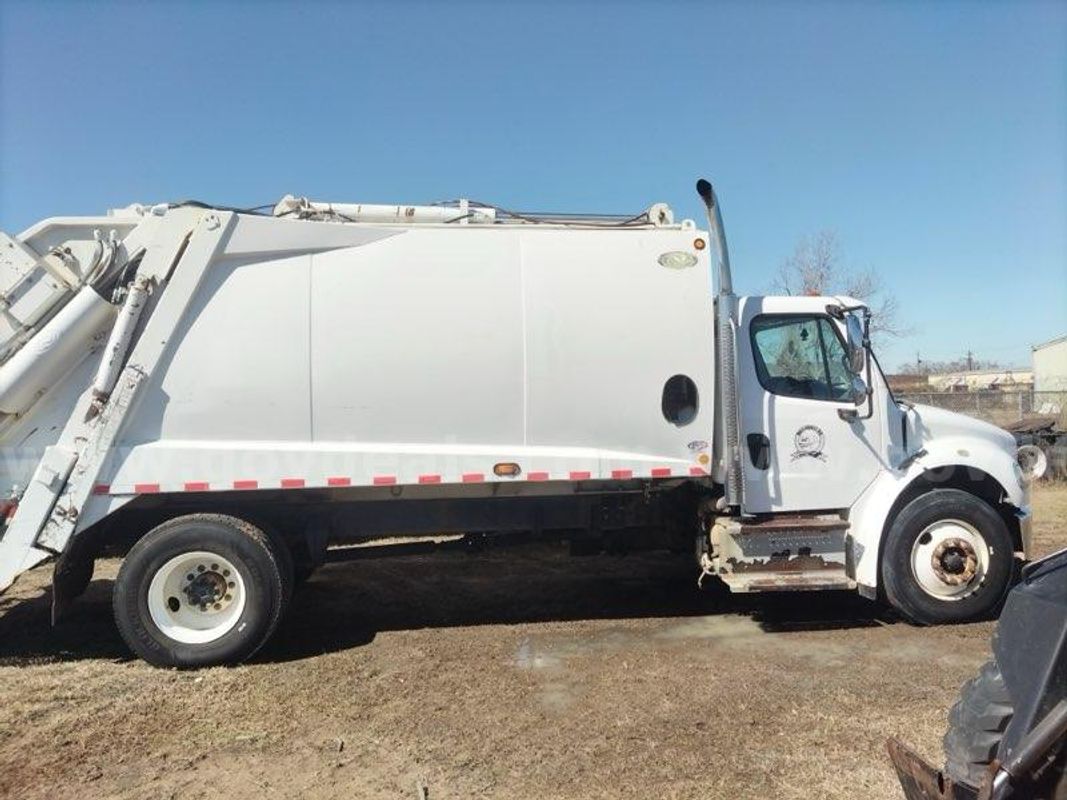 2016 Freightliner M2 106