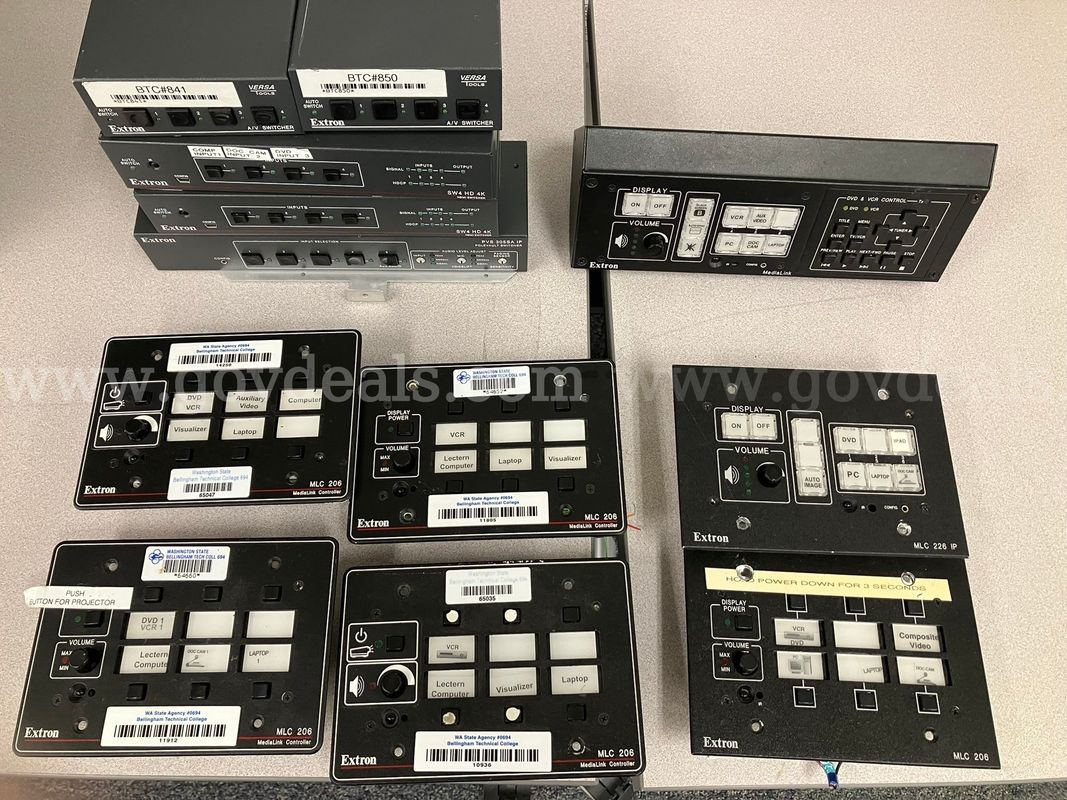 12 (Twelve) Mix Extron controllers and switchers