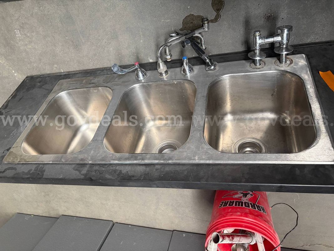 Triple Sink for Countertop Cutout Mounting