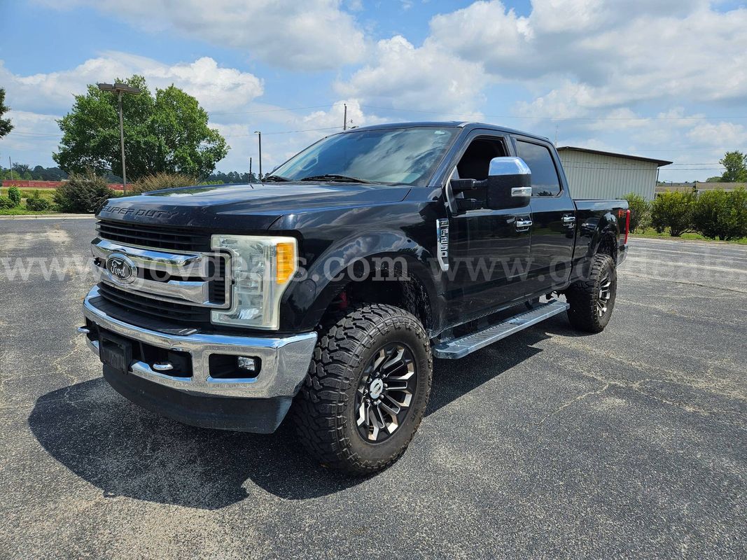 2017 Ford F-250 SD XLT Crew Cab 4WD