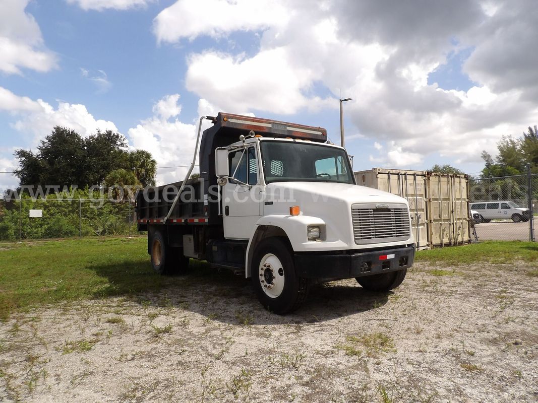 2003 FREIGHTLINER DUMP TRUCK MODEL FL70