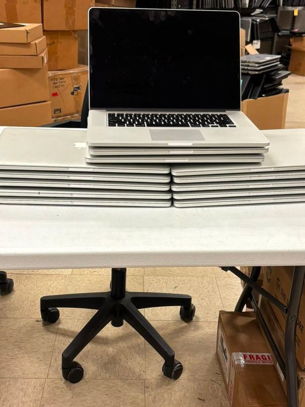 LOT 13x Apple MacBook Pro A1398 15" Laptops Mixed Specs Power Checked FOR PARTS/REPAIR AS-IS