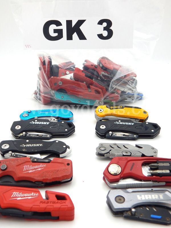 Lot GK3 (40) Folding Box Cutters