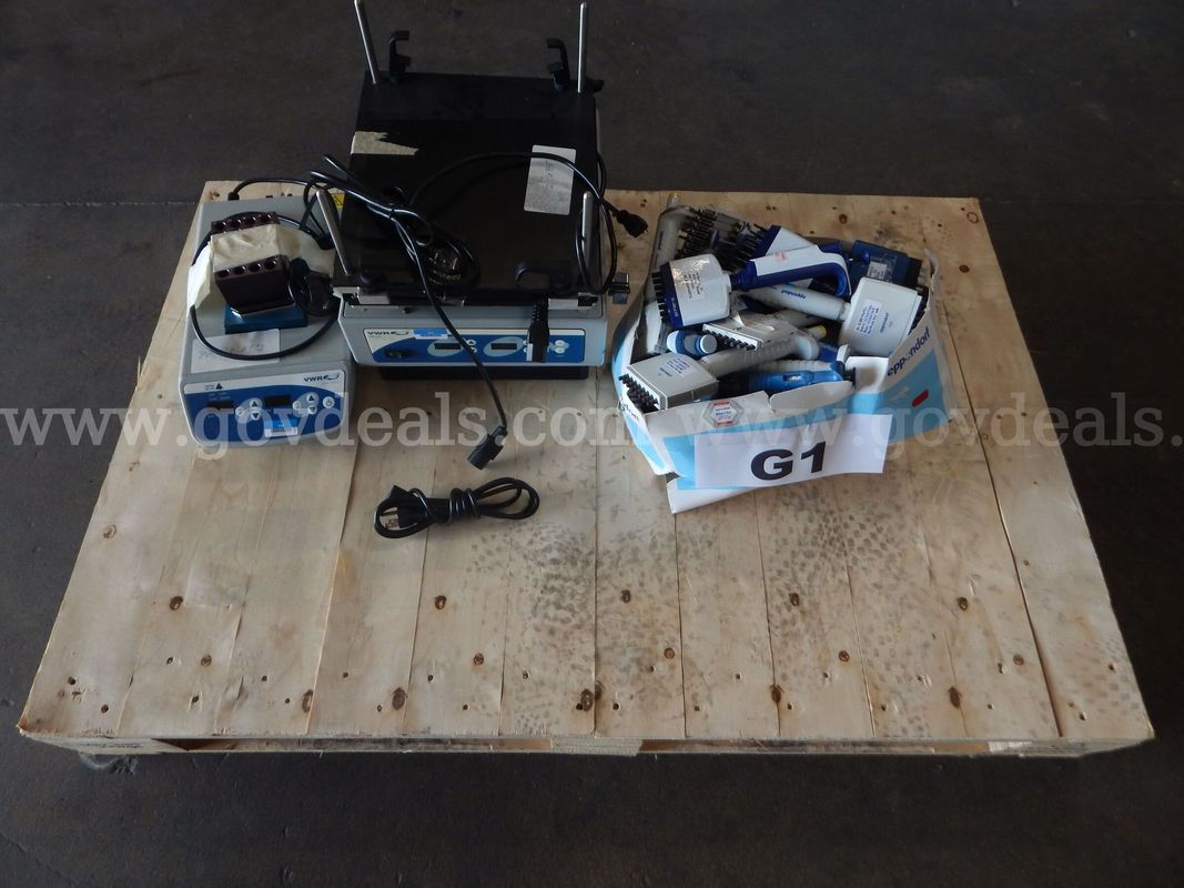 Lot G1 - (1) VWR Digital Heatblock, (1) VWR Micro Plate Shaker, (1) Box of Pipettes of Various Makes/Models