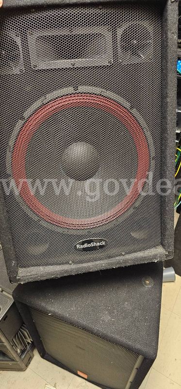 2 radio shack speakers