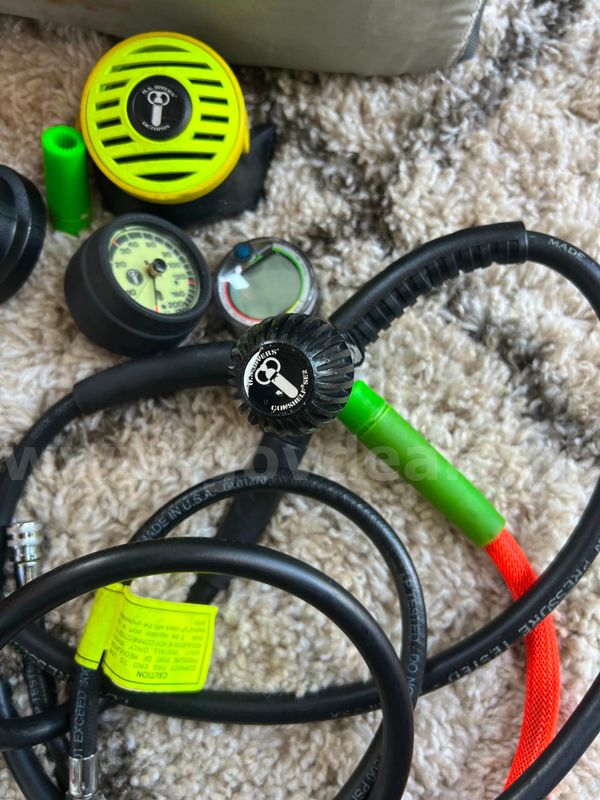Scuba Diving Set with Carrying Case