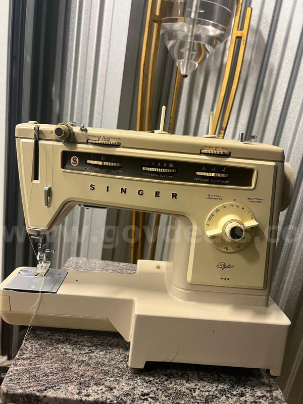 Singer Sewing Machine Stylist 534