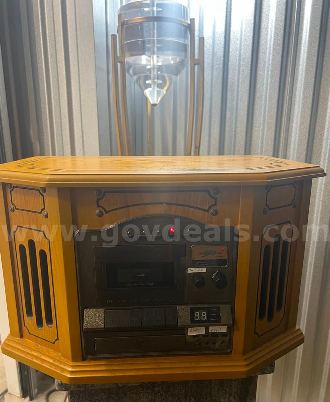 Victoria Tune Writer - Record Player Cassette AM/FM CD Player Radio