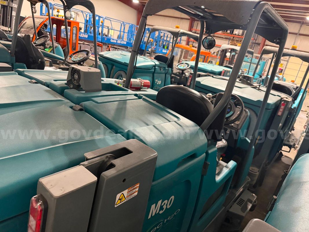 Tennant Company M30 Ride on Sweeper Scrubber -Inoperable