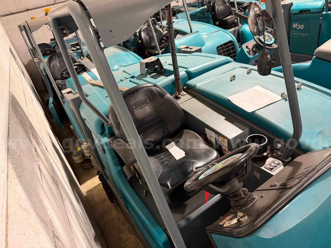 Tennant Company M30 Ride on Sweeper Scrubber -Inoperable