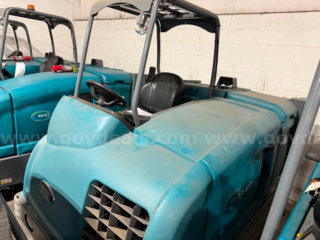Tennant Company M30 Ride on Sweeper Scrubber -Inoperable