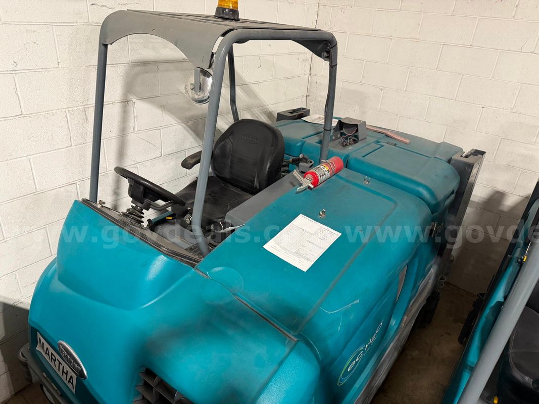 Tennant Company M30 A79989792 Heavy Duty Industrial Ride on Sweeper Scrubber -Inoperable