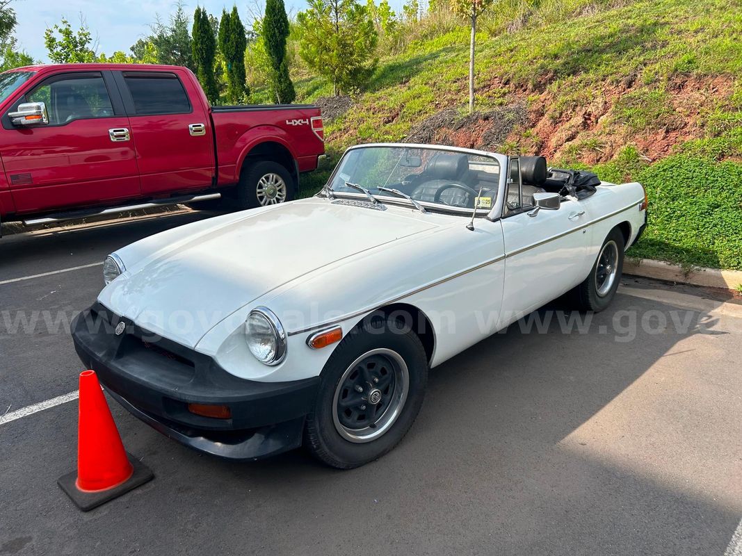 1975 MG MGB CLASSIC CONVERTIBLE *Manual Transmission*
