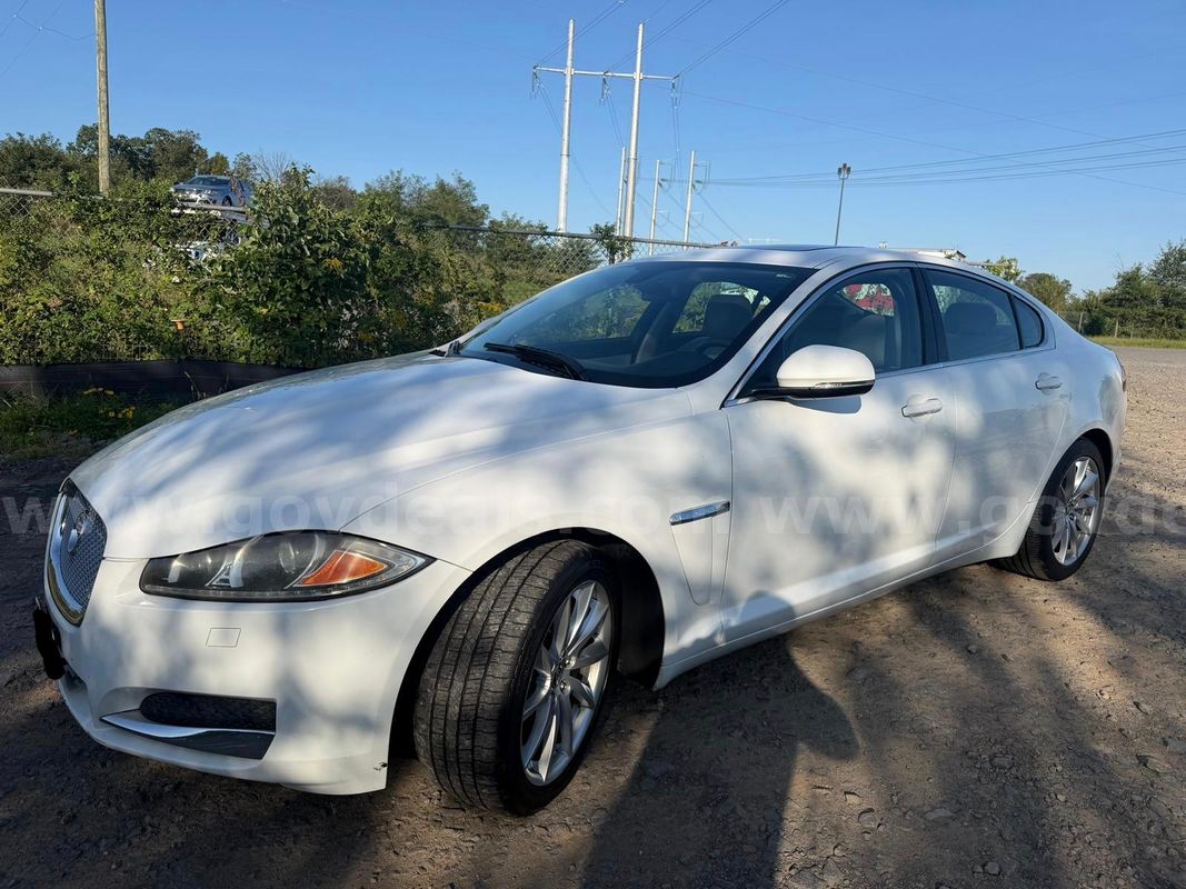 2013 Jaguar XF-Series