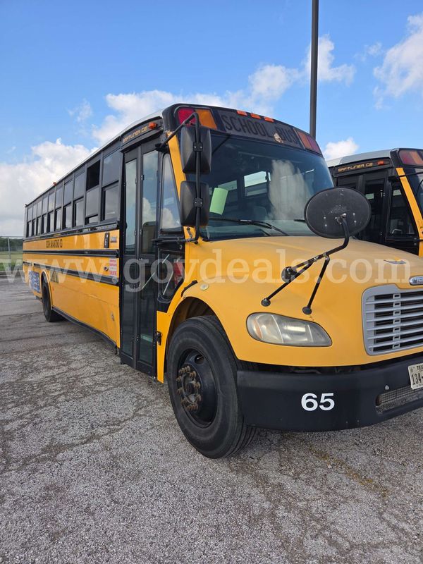2009 Freightliner B2 Bus Chassis