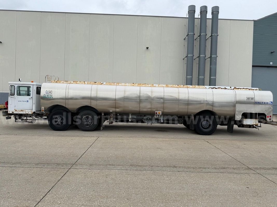 1980 Wilco 10,000 Gallon Glycol Tanker Truck